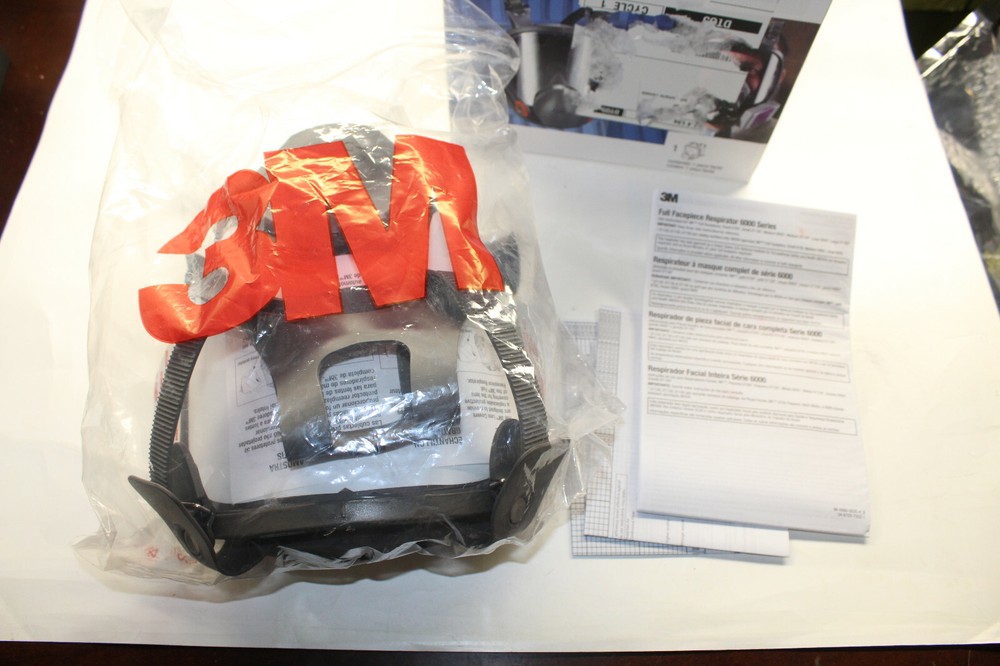 3M Full Facepiece Reusable Respirator 6800, Medium, Gray