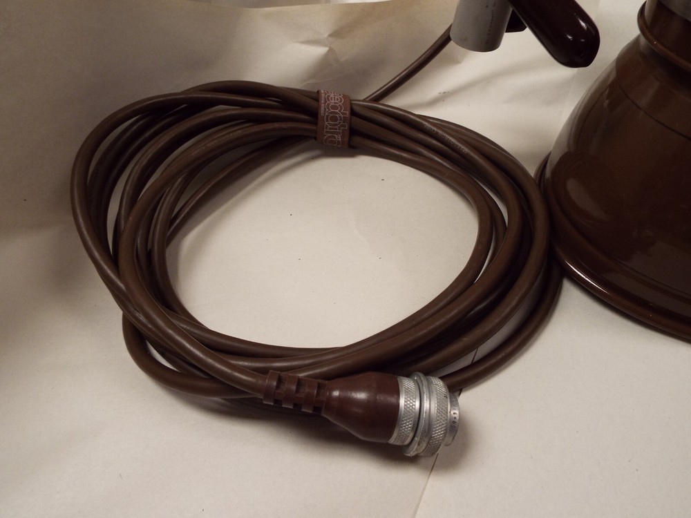 Speedotron Universal Strobe Light Unit Model M11 Reflector 7" Bulb Untested #2