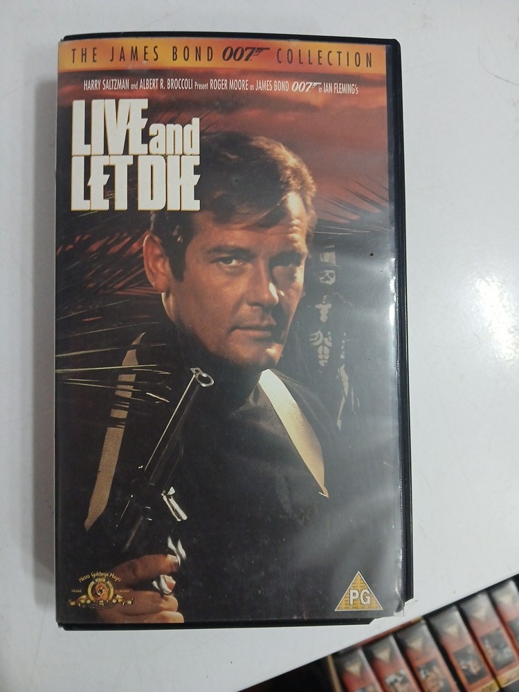 18x James Bond VHS Video Collection
