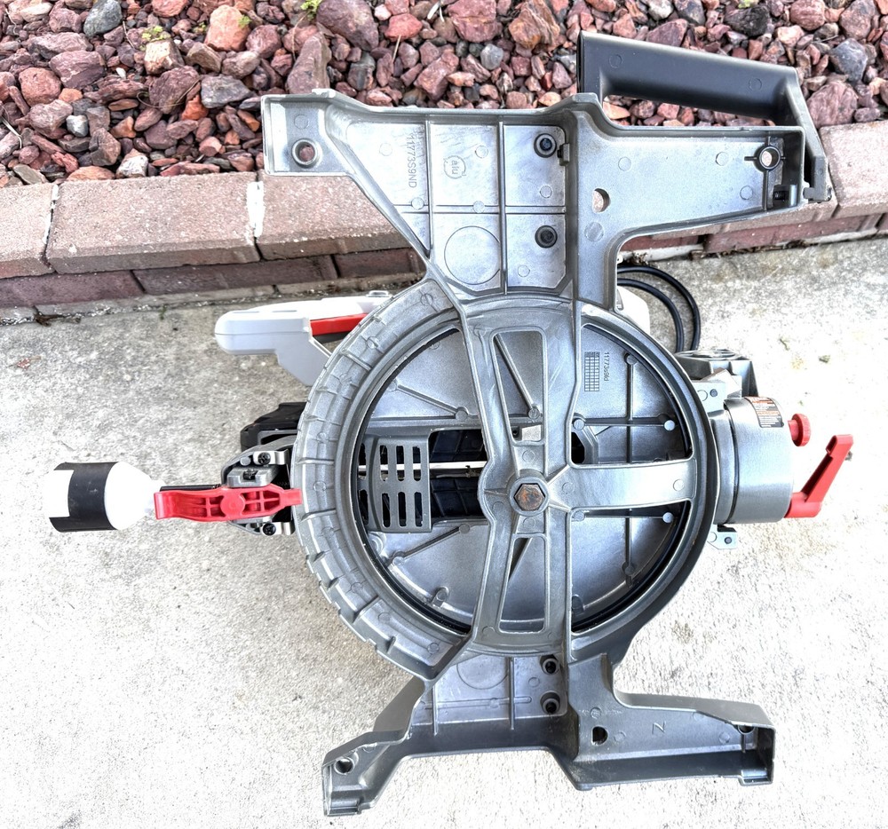 PORTER CABLE 10 INCH FOLDING COMPOUND METER SAW MODEL NO. PCX8MS