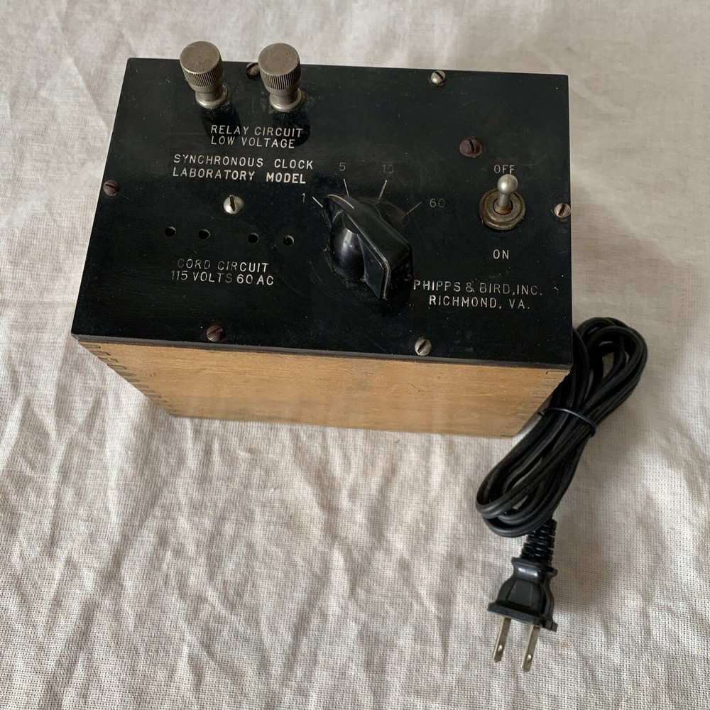 Synchronous Clock Laboratory Model