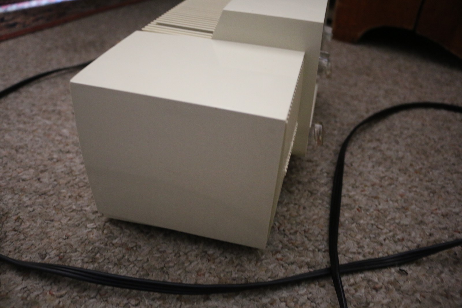 Vintage tube radio G.E. mid century ,ex cond works video