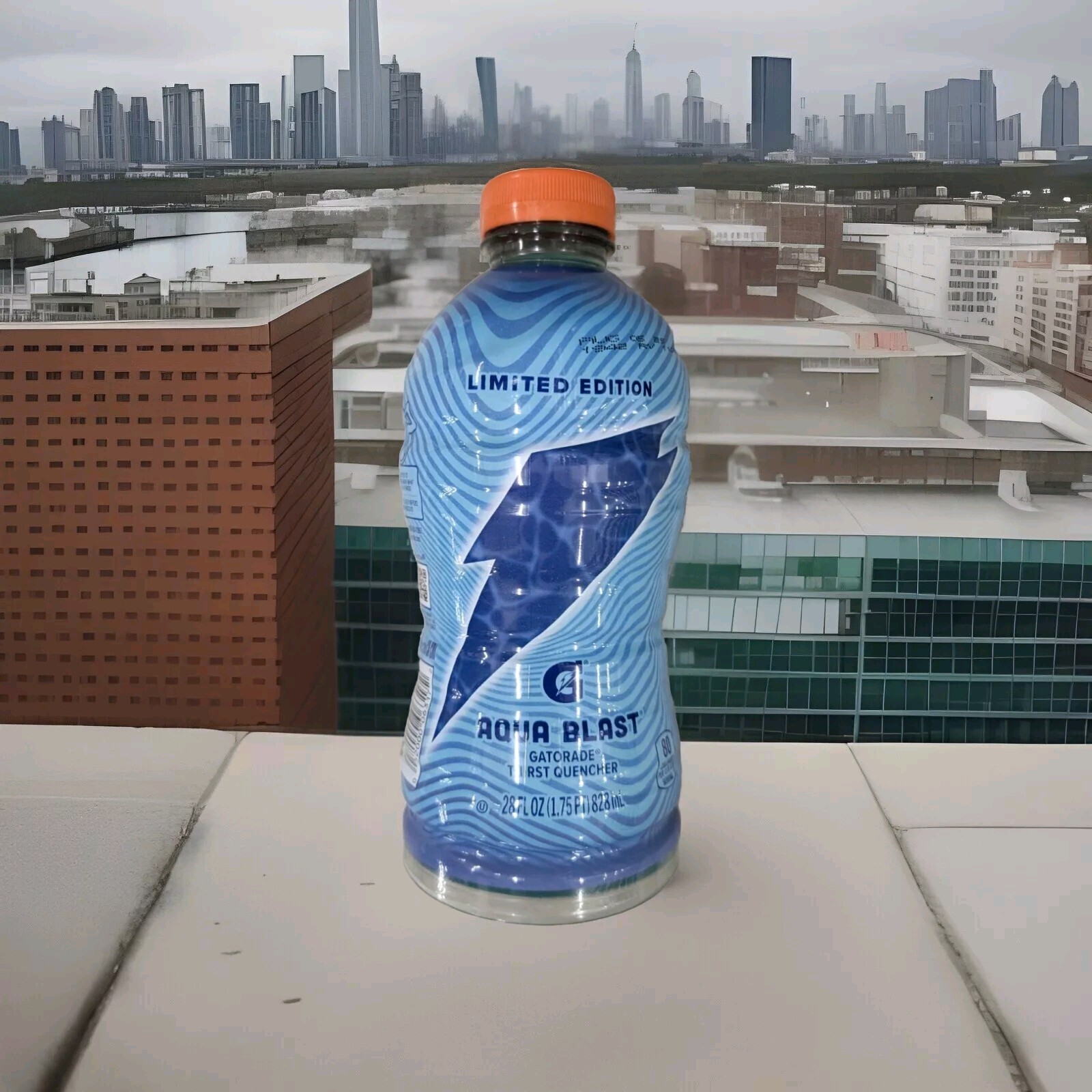 Gatorade Aqua Blast Thirst Quencher Limited Edition 28oz Bottle Unopened