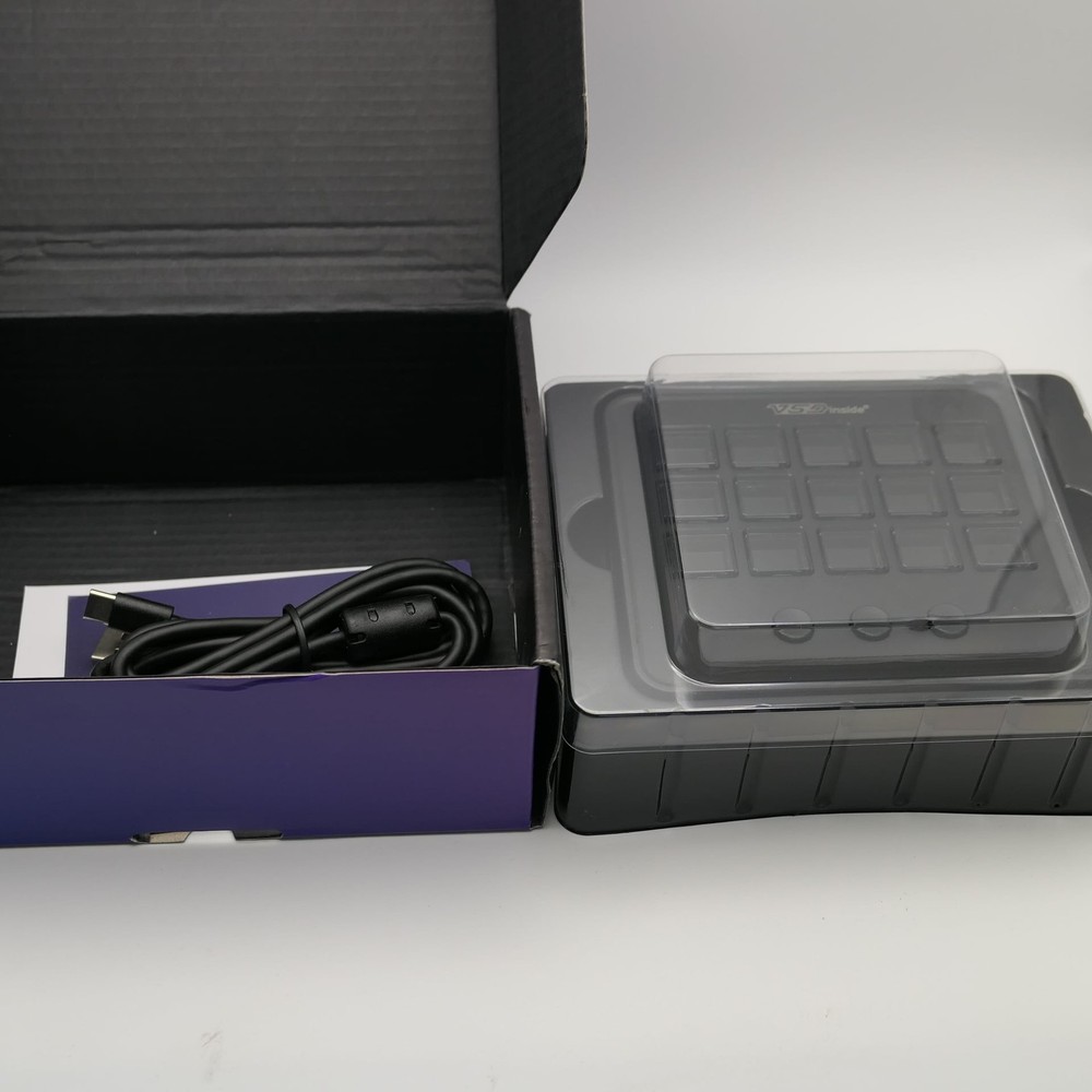 VSD inside Stream Dock 15-Key Streaming Console with 3 Knobs