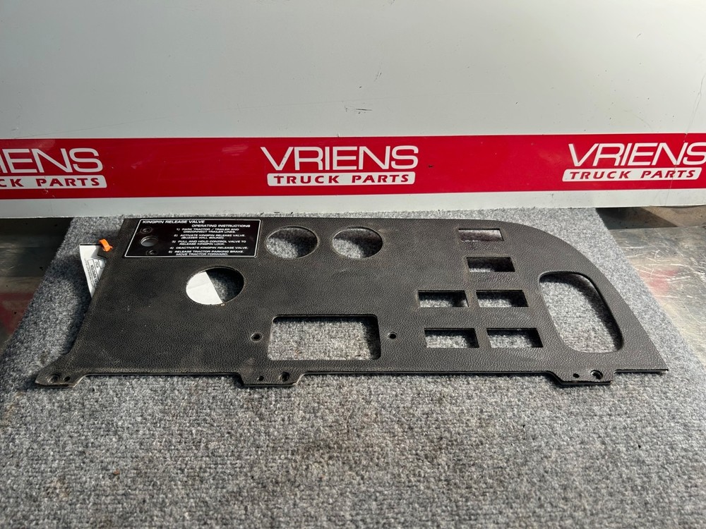 PETERBILT  S64-6024-300 PANEL-DASH B CHARCOAL