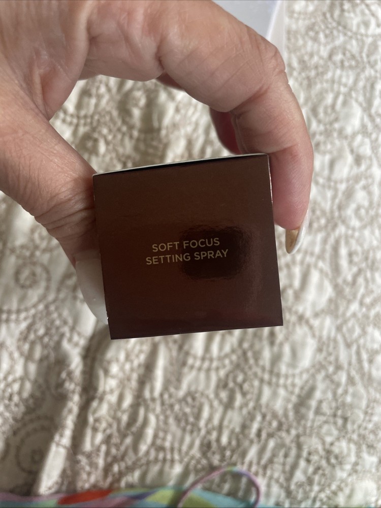 Hourglass Veil Soft Focus Setting Spray