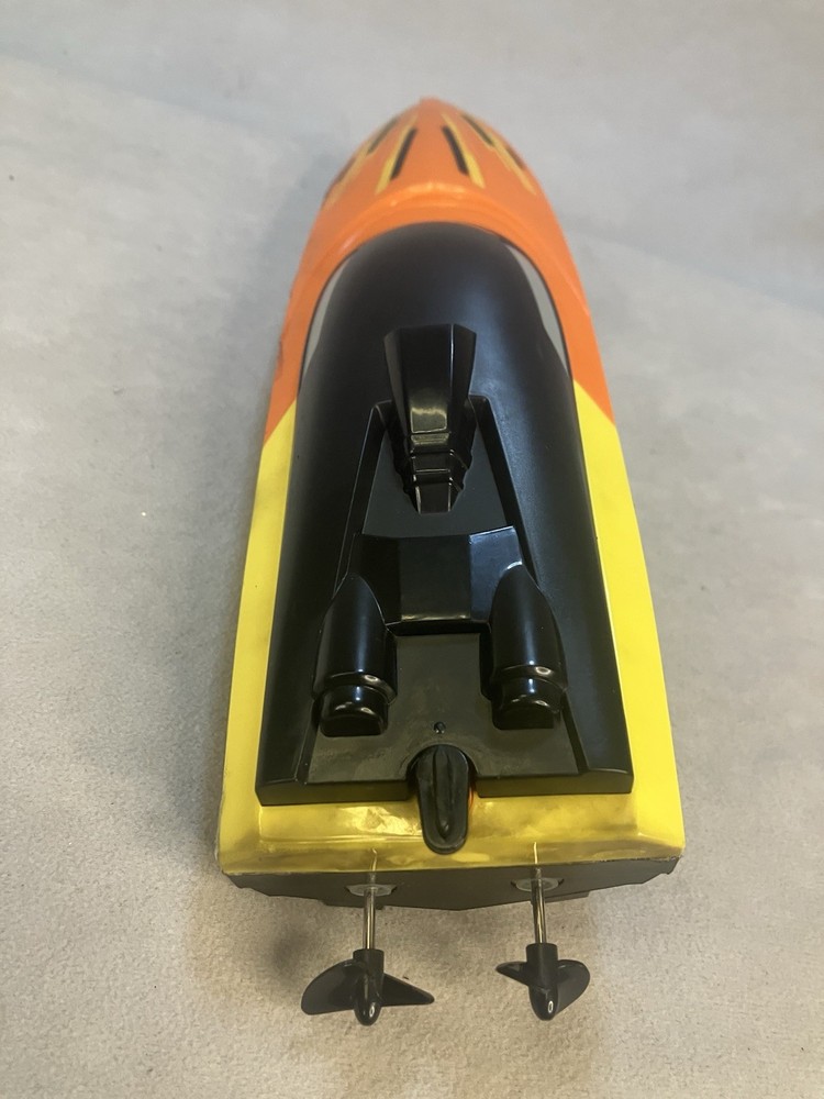 XVB Remote Control High Speed Full Function Speed Boat No remote/ Seems Glued