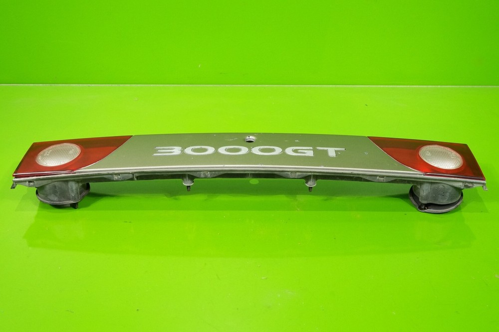 94 95 96 3000GT OEM center tail reverse light lamp panel assembly