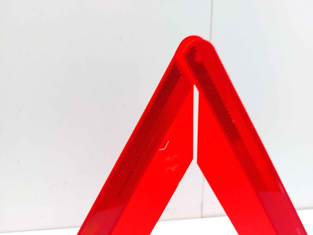 MERCEDES E CLASS C207 HAZARD WARNING TRIANGLE A2048900197 2014