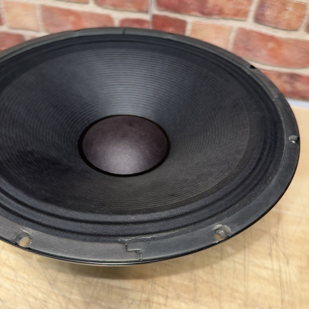 single speaker Jbl M115-8A 8 OHMS