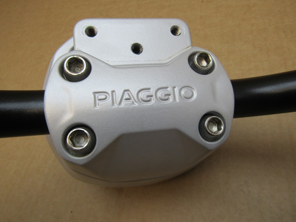 Piaggio 1 2022 handlebars (13479)