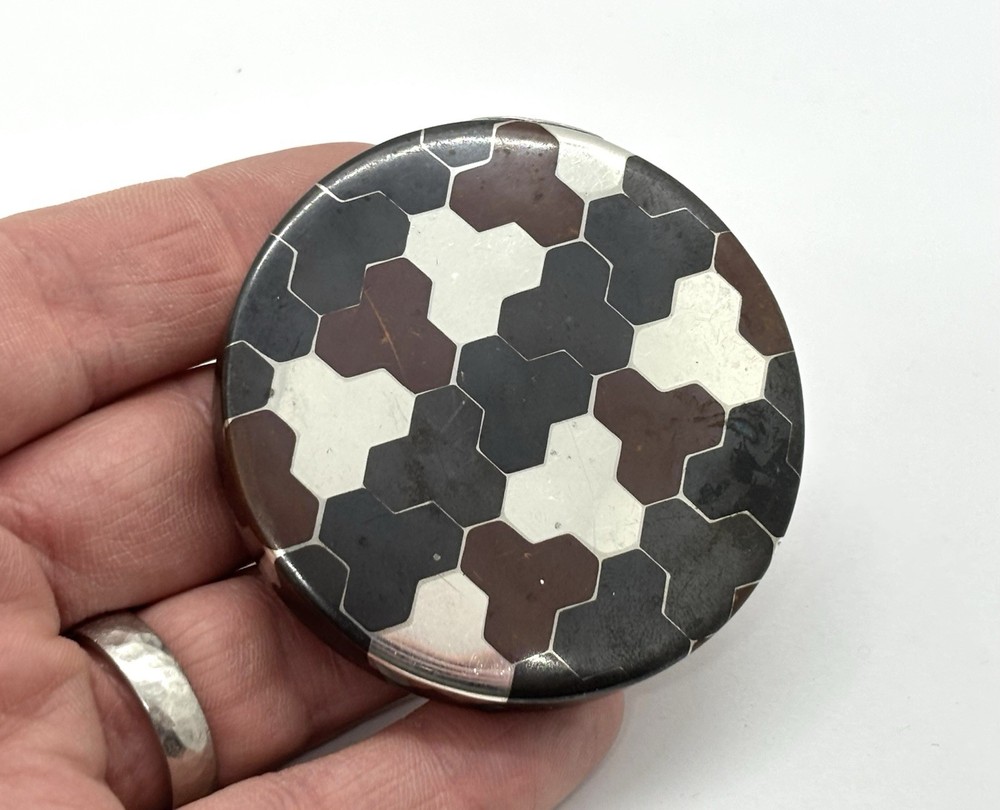 Vintage 950 grade Solid Silver Niello Compact Mirror Case - geometric pattern