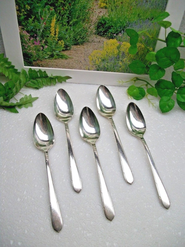 5   Oneida Community Silver    BERKLEY SQUARE   Silverplate Teaspoons   1935