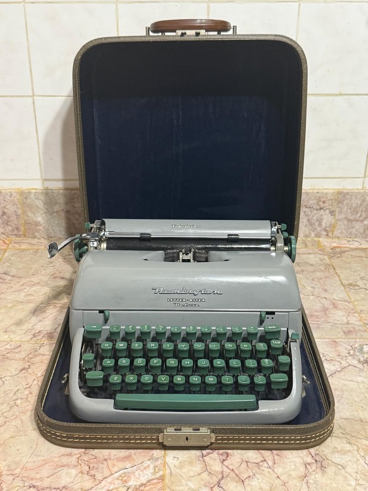 Remington Letter Riter De Luxe Typewriter With Case - Read Description