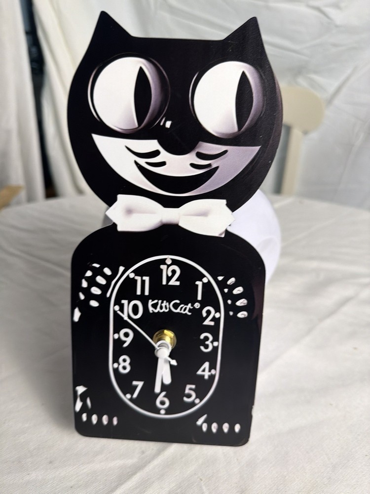 kit kat clock