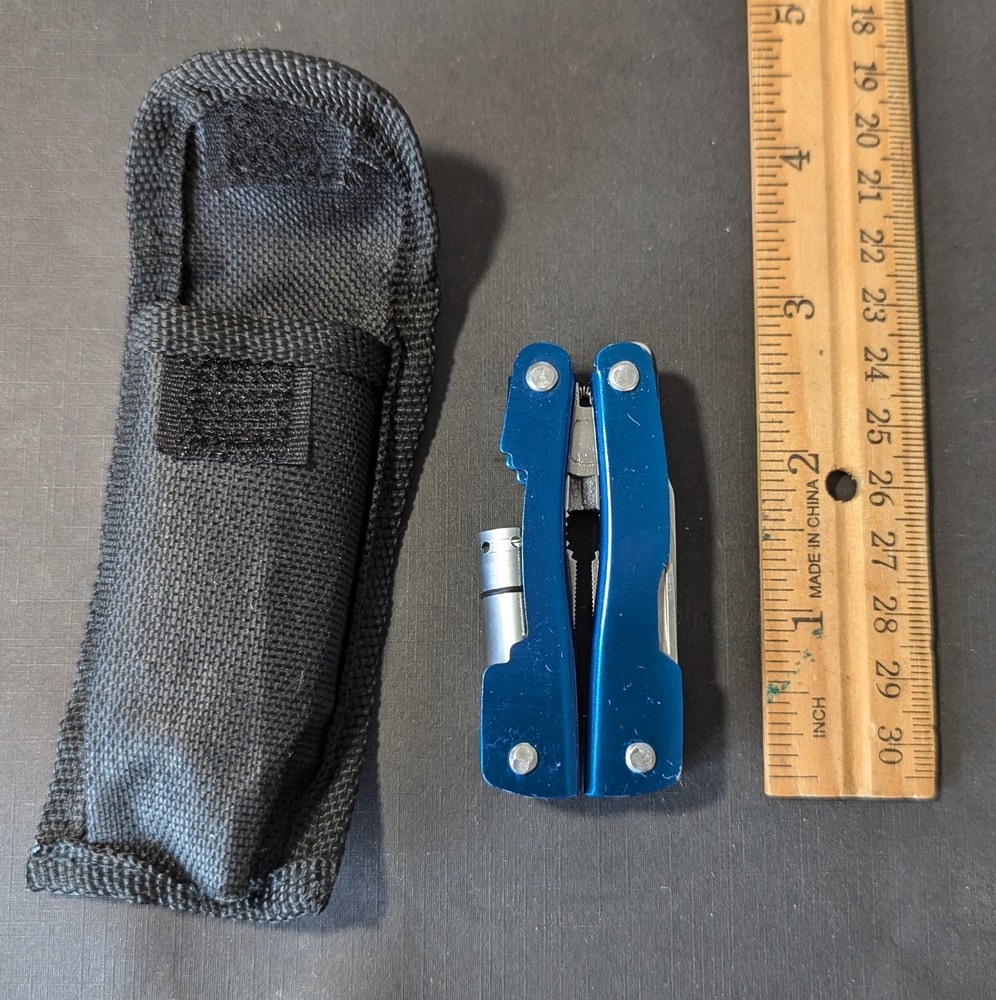 Multitool USA Olympic Team Utility Knife Flashlight Screwdriver Blue w/ Case