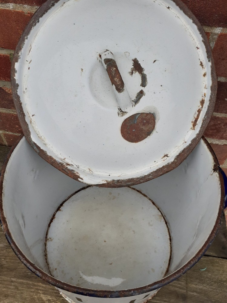 ENAMEL FLOUR BIN, DISTRESSED / PLANTER