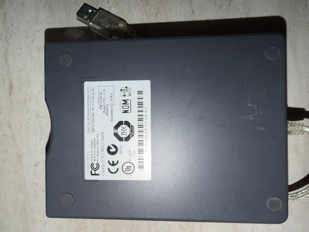 IOMEGA FLOPPY PLUS 7 IN 1 USB POWERED EXTERNAL MEMORY FLASH DISK DRIVE CRE-01A