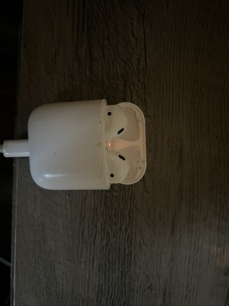 Apple AirPods 2nd Generation with Charging Case