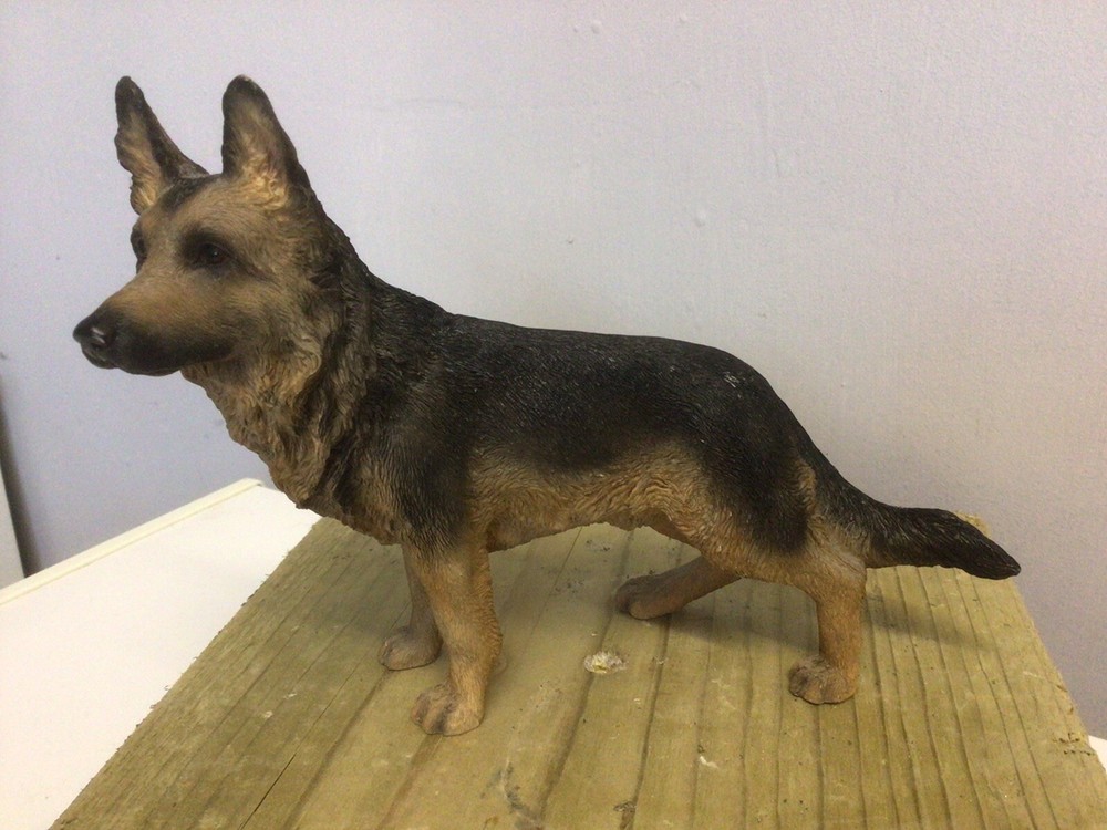 leonardo collection Alsatian German Shepherd Preowned