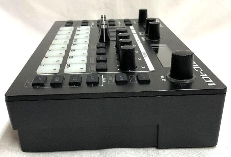 Roland MC-101 Groovebox Sampler Sequencer Used Tested Working