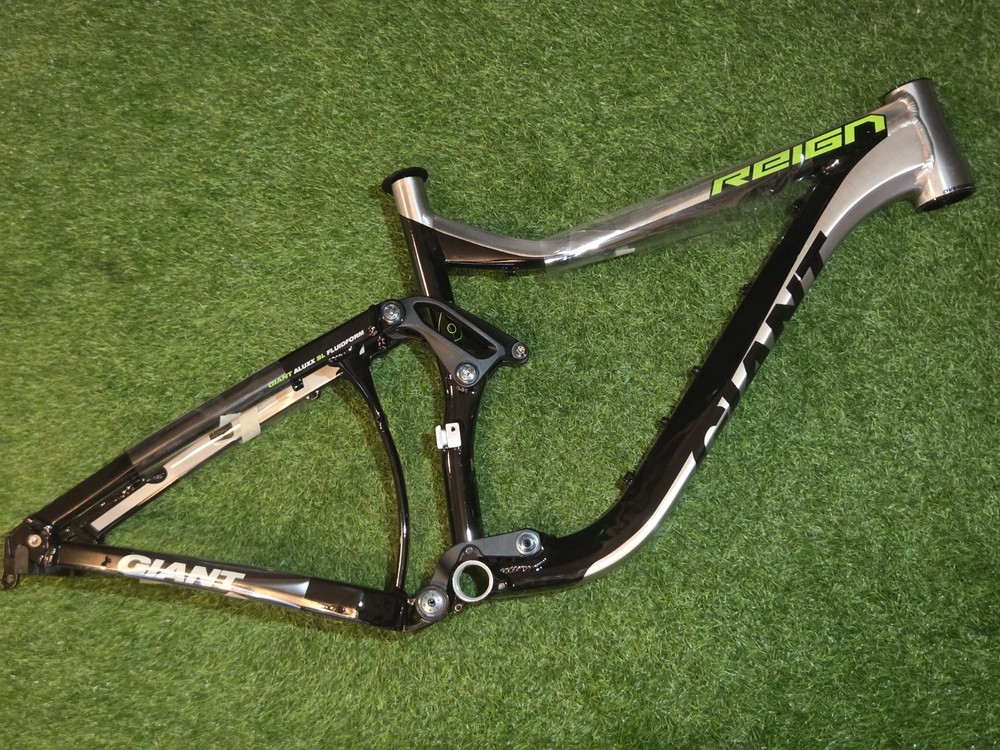 New Giant Reign 0 Size M 26" Frameset