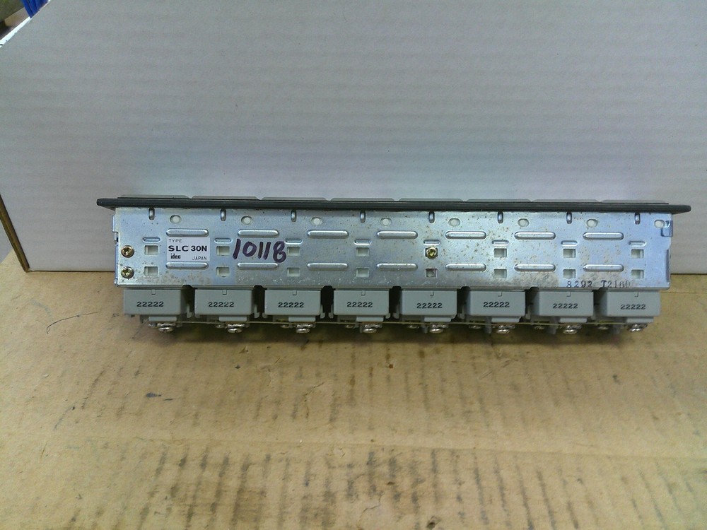 IDEC SLC 30N 8 LIGHT DC24V
