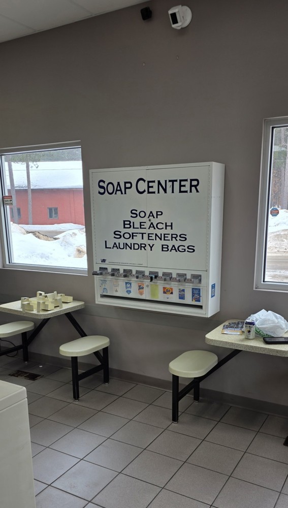 Vend-Rite Vendmaster 8-Selection Coin Laundry Vending Machine