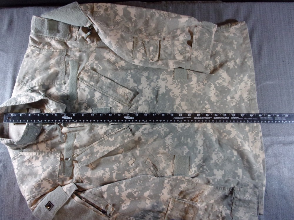 A2CU ACU DIGITAL JACKET ARMY AIRCREW COMBAT FLAME RESISTANT COAT MEDIUM SHORT