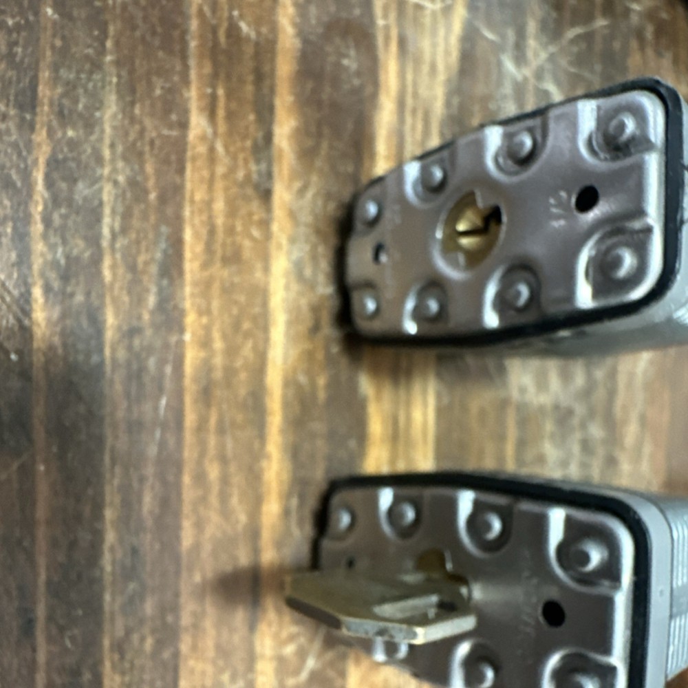 2 large master locks with one key fits both