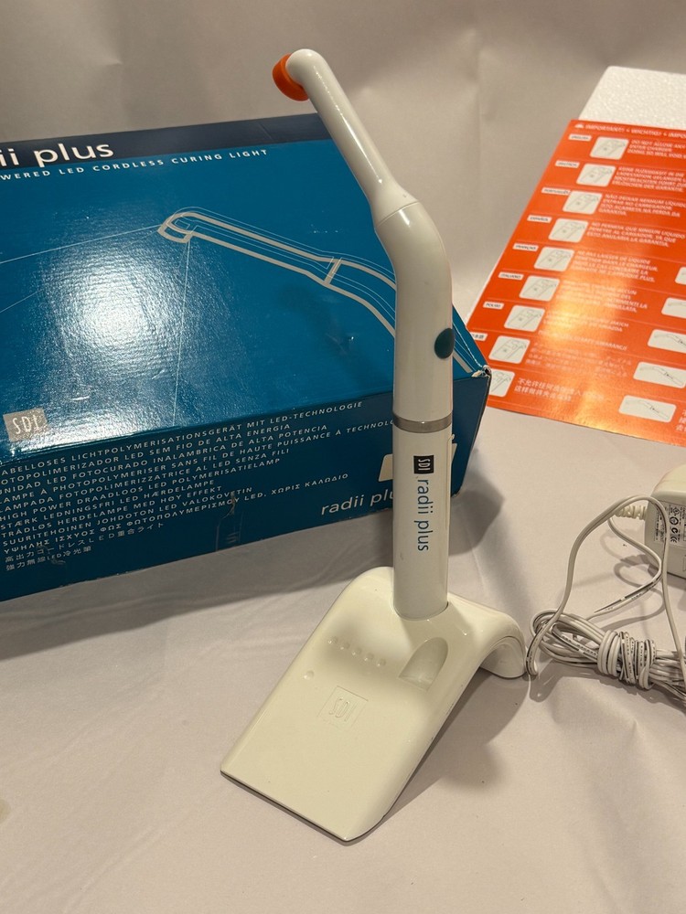 SDI RADII PLUS CURING LIGHT CORDLESS BOXED