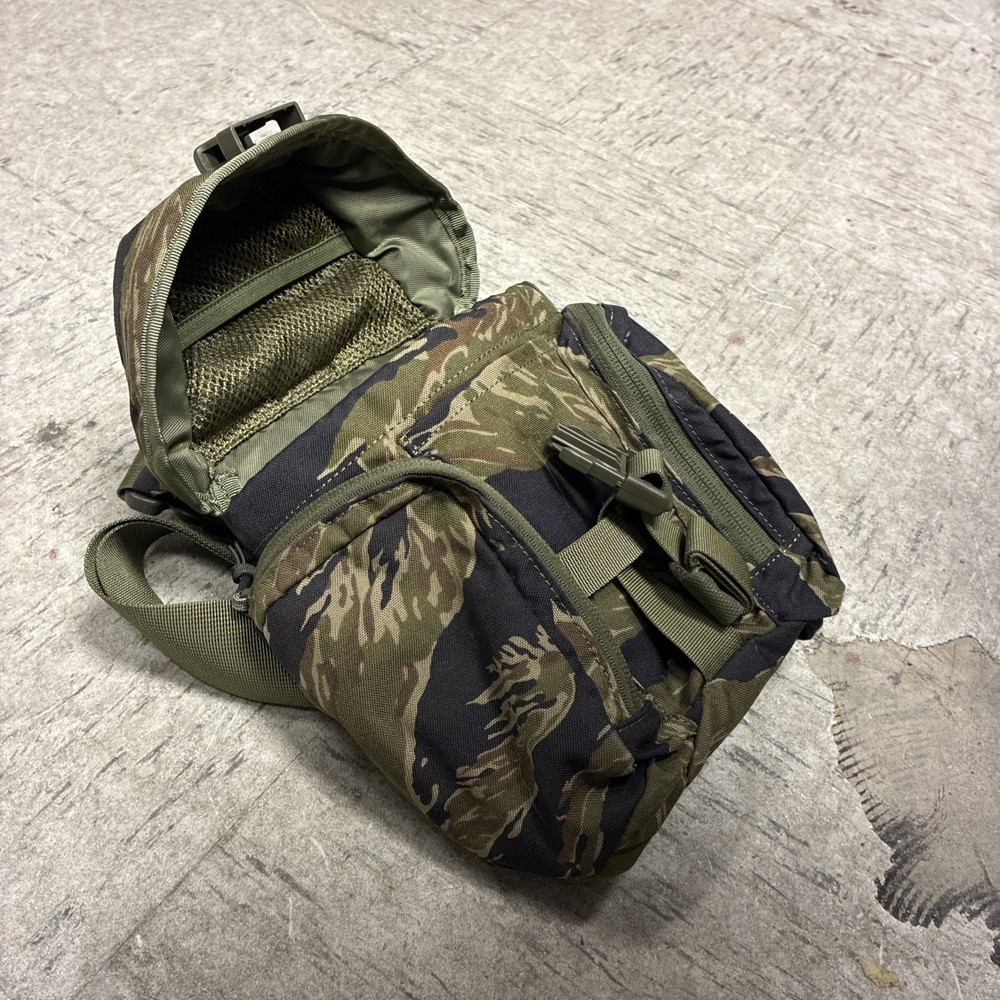 Helikon-Tex Canteen Pouch With Strap - Tiger Stripe Camo Pattern