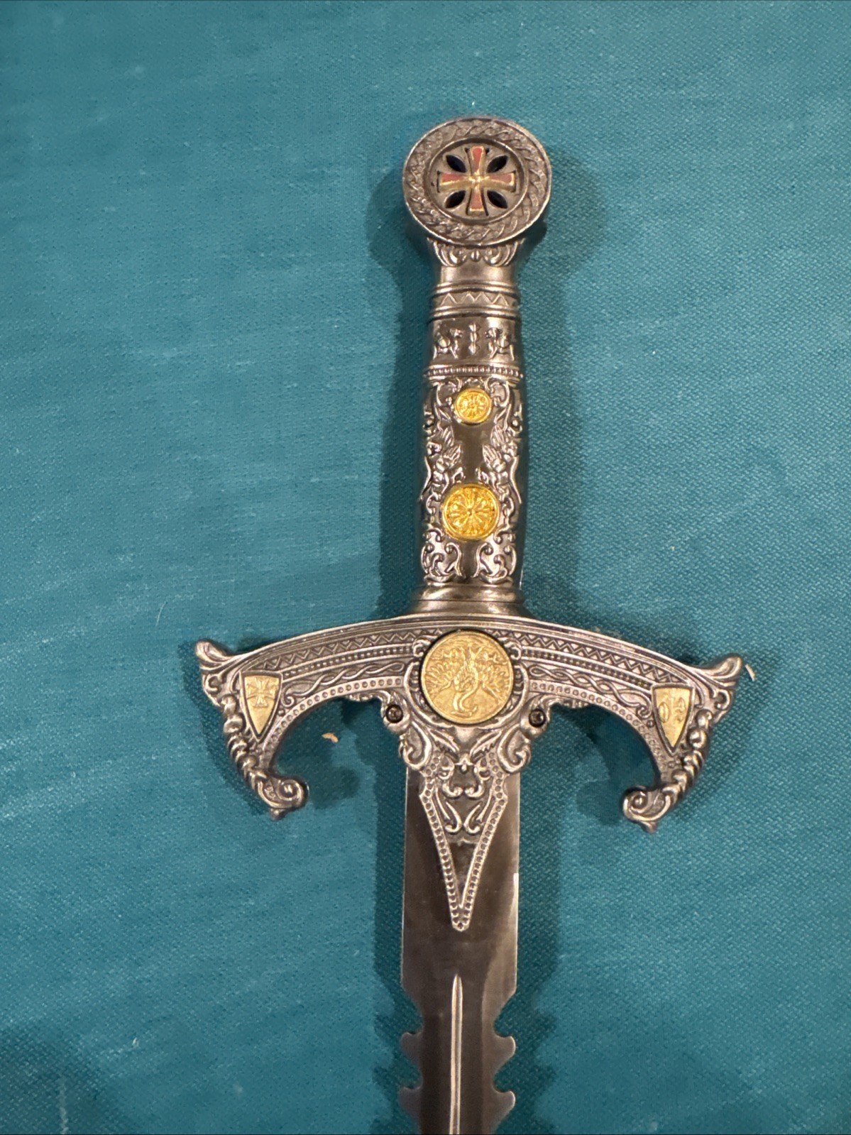 Ornate Templar Crusader Fantasy Dagger Serrated Blade with Jeweled Scabbard