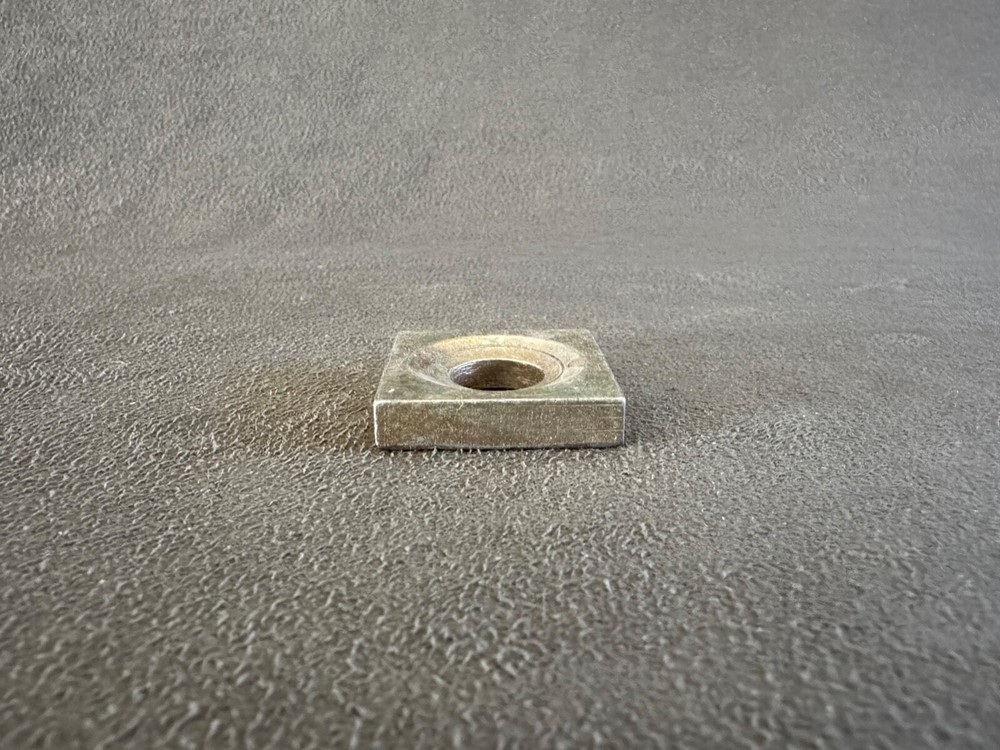 646297 Continental 520 Engine 7th Stud Cylinder Hold Down Plate (Four Available)