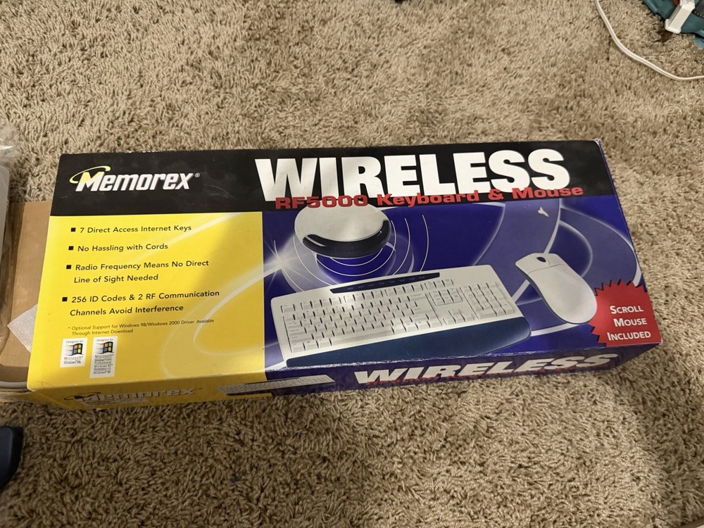 Memorex RF5000 Wireless Keyboard & Mouse Bundle, 7 Internet Keys, White/Blue