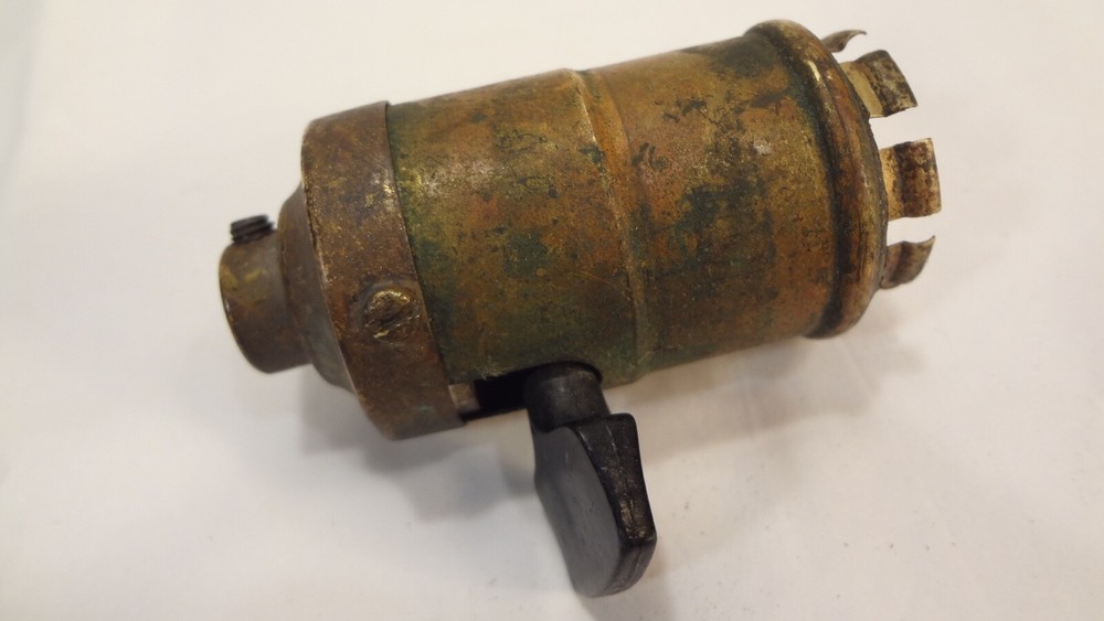 antique socket Westinghouse base unmarked Lang shell Edison Era IONA?