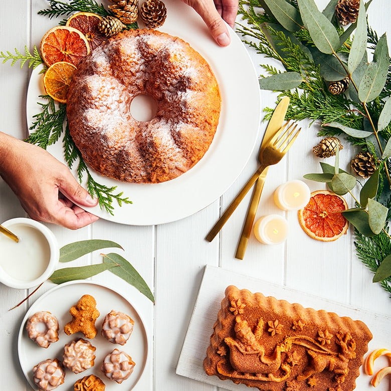 Holiday Teacakes Cakelet Pan