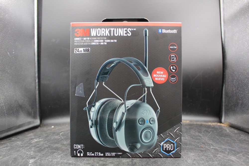 3M WorkTunes Connect + AM/FM Hearing Protector with Bluetooth®Technology
