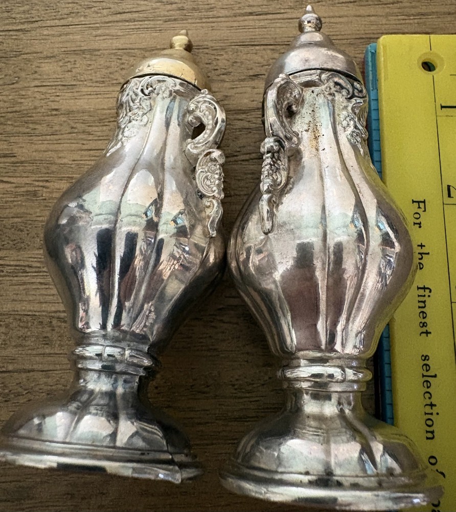Wallace Silversmiths Silverplate Baroque Salt & Pepper Shakers