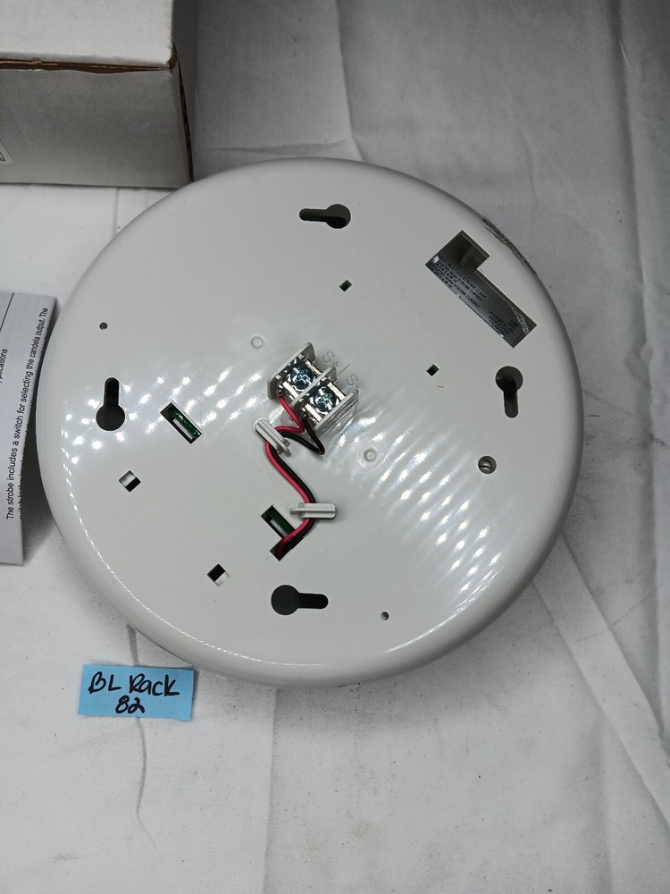 Edwards Signaling GCWN-VMC Standard Range Multi-Candela Ceiling Strobe