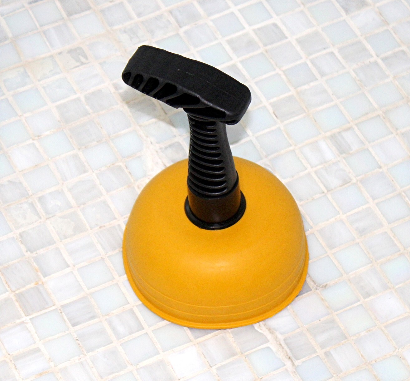 Mini Sink Plunger for Kitchen, Bathroom, and Shower Drains - Short Handle