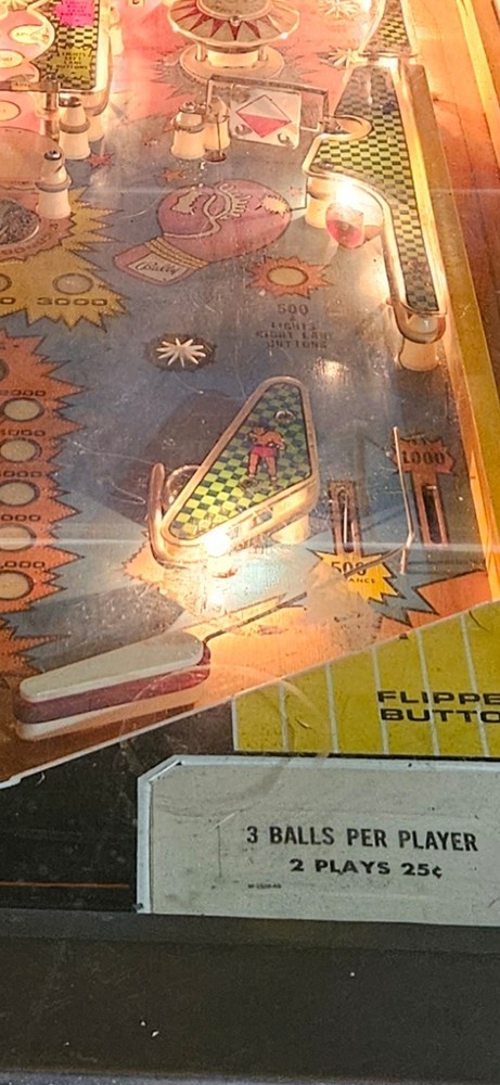 1975 Bally Knockout Pinball Machine- Plays, Needs Some Work