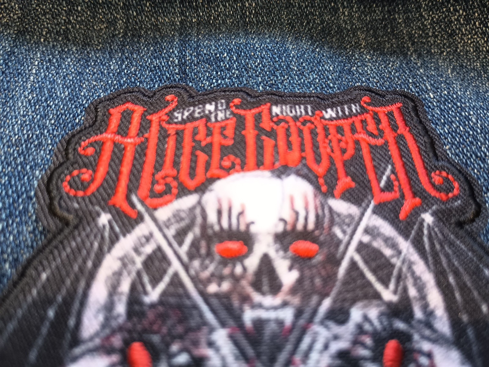 Alice Cooper Vampire Skulls 3.5 x 3 Inches Iron On Patch