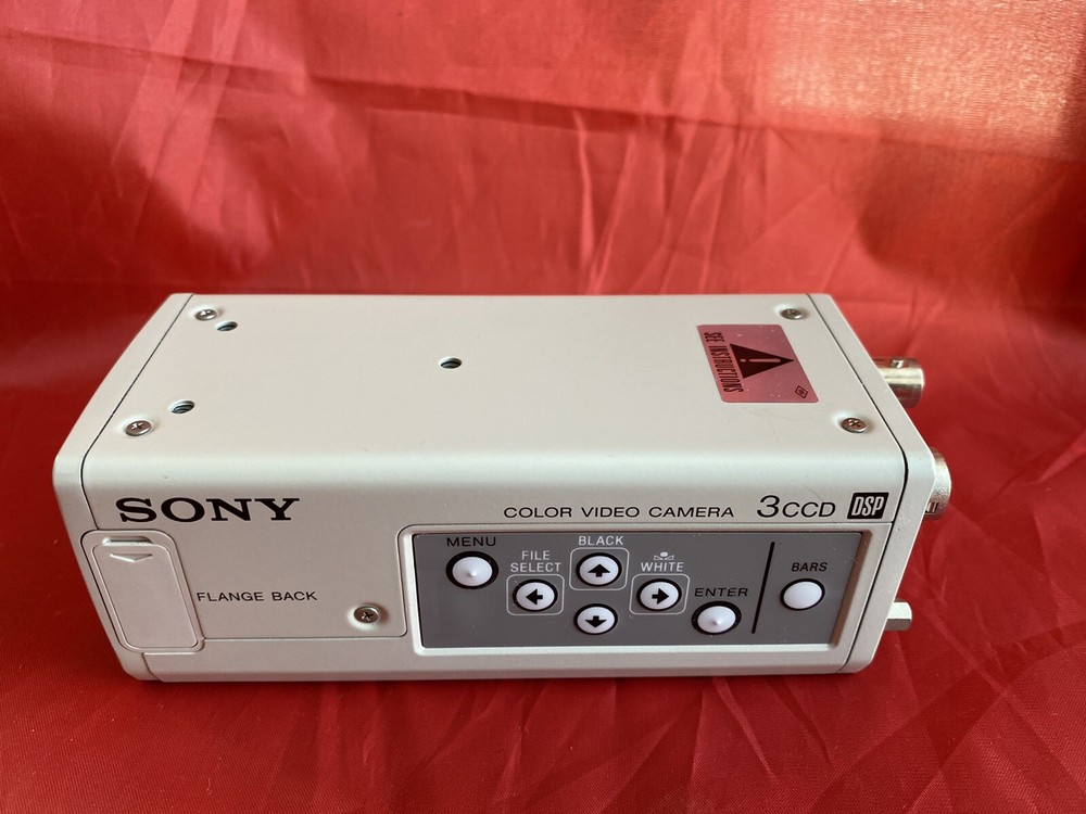 Sony Compact ExwaveHAD 3CCD Color Video Camera DXC-390 For Microscope