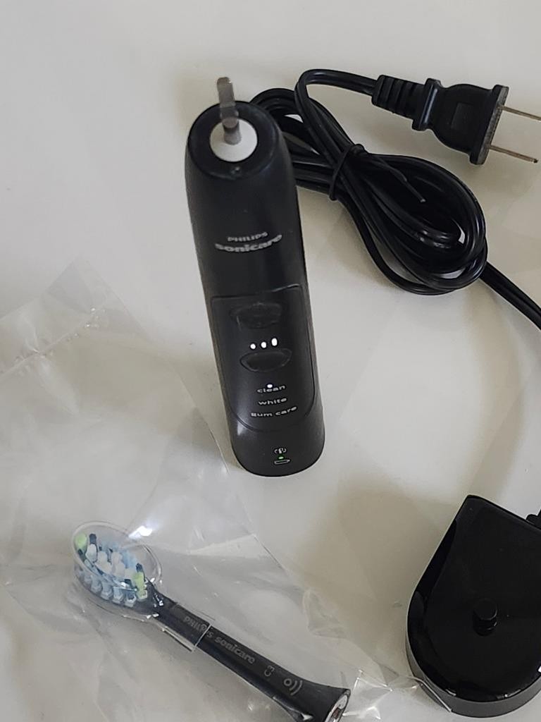 Philips Sonicare ProtectiveClean 6100 ToothBrush Black,Please Read