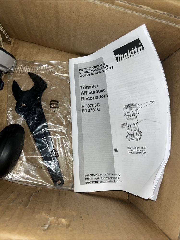 Makita RT0701CX7 1-1/4 HP Compact Router Kit