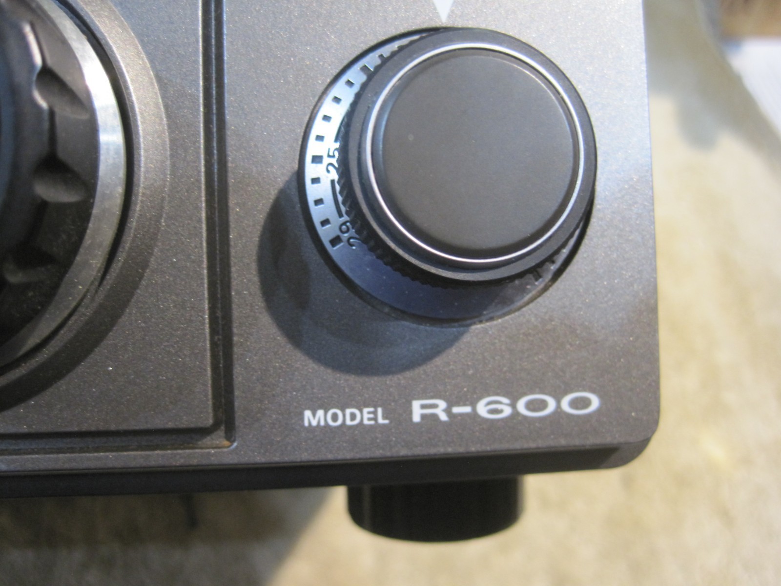 Kenwood Model R 600 Communications Receiver