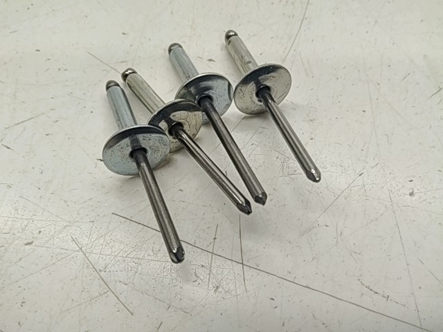 Rivet Qty 4 - 2000 Polaris NOS
