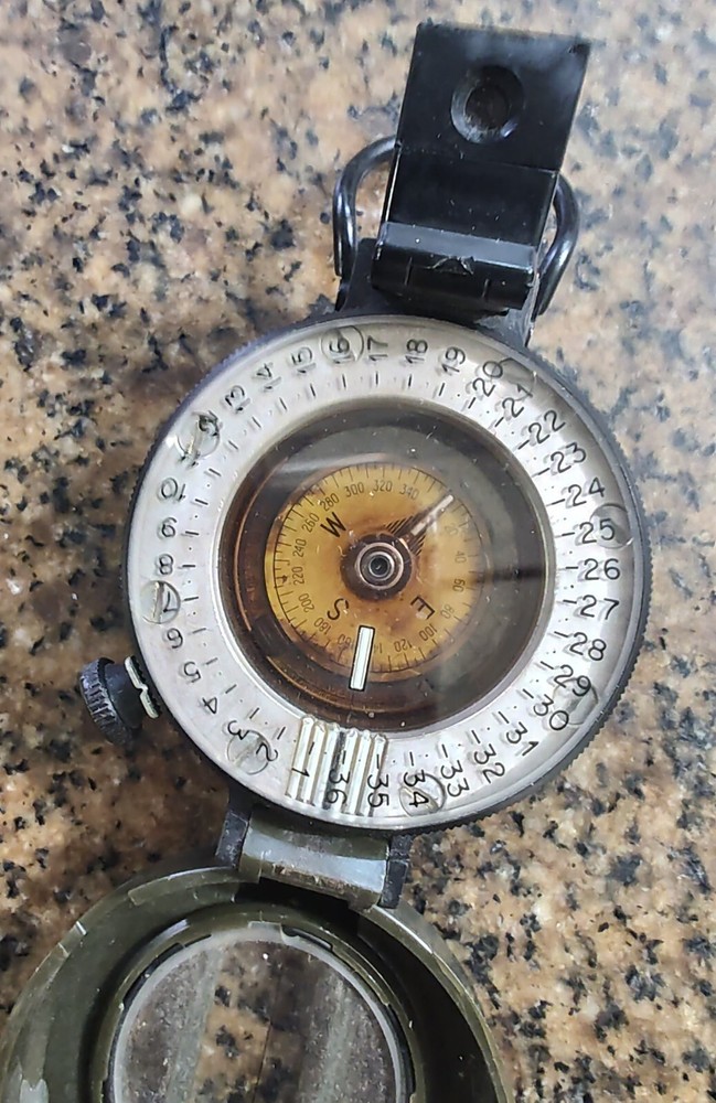 🗽VINTAGE MILITARY STYLE COMPASS