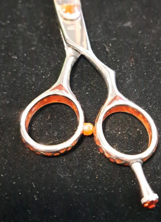Bonika International Thinning Scissors /Shears (IT2) - New/Open Box/Display